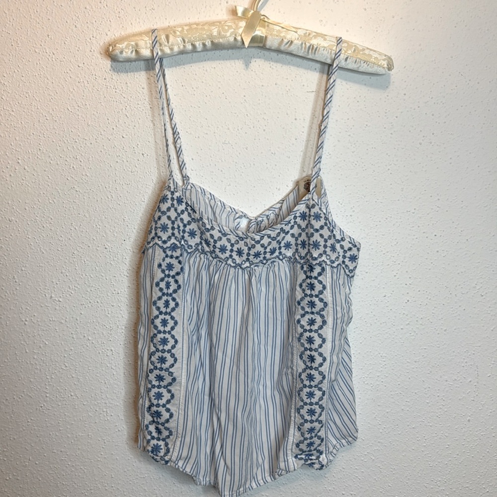 In Bloom Blue and White Eyelet Tank Top Size Large